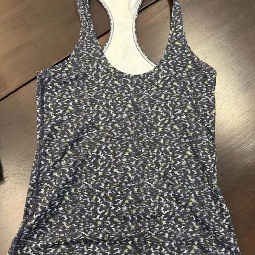 Lululemon athletic tank size small